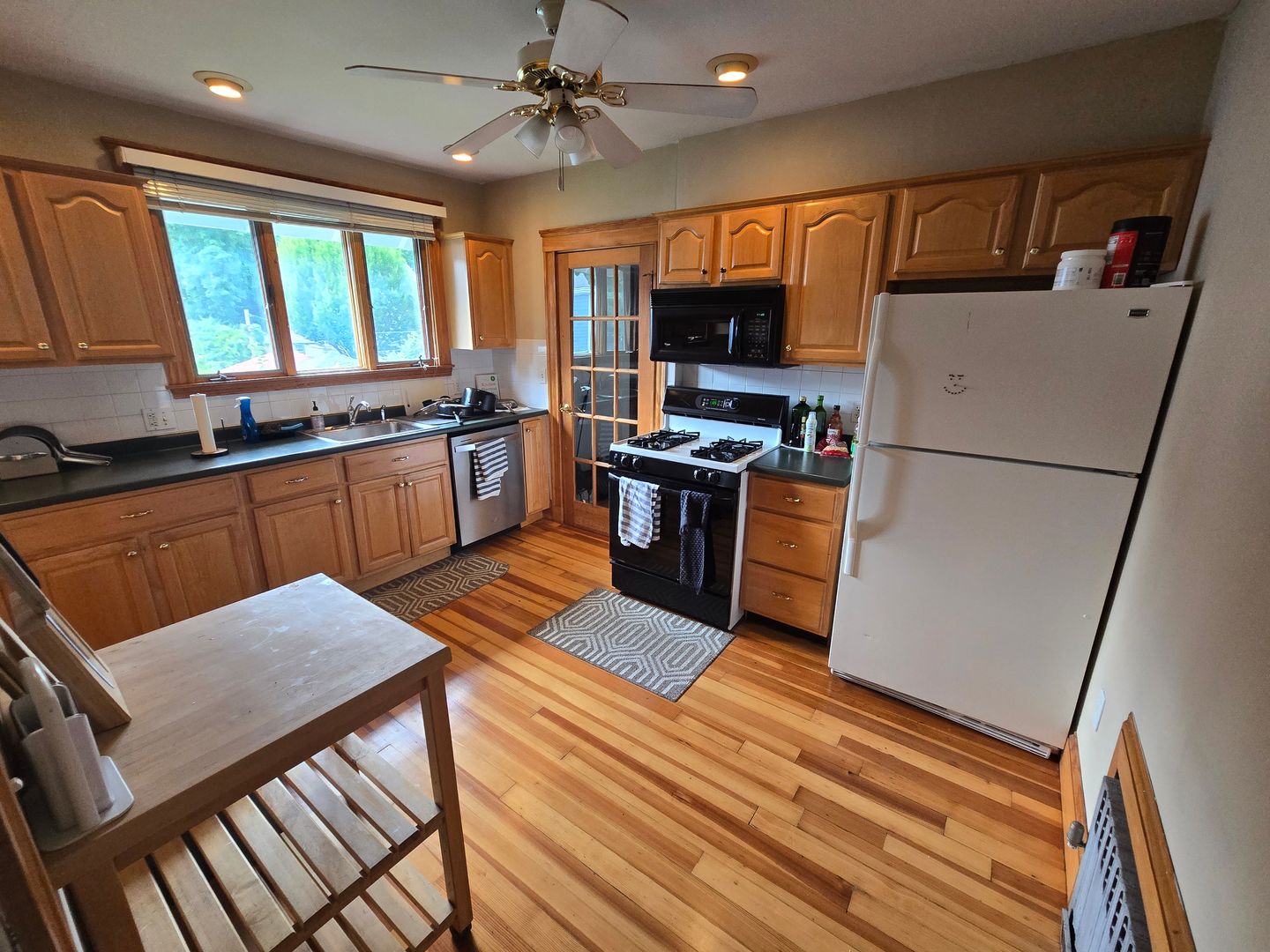 Boston House: 234 Lake St