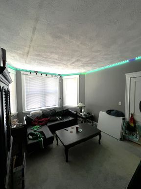 No Brokers Fee, Heat, Hot Water Included, Parking Included, Laundry on a Site – photo 1