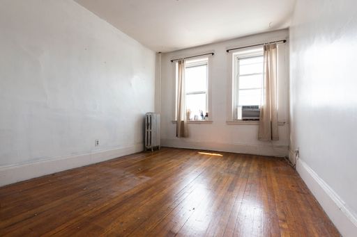 No Brokers Fee, Heat, Hot Water Included, Central Packard's Corner Location, Steps from the T Stop, Laundry on a Site – photo 1