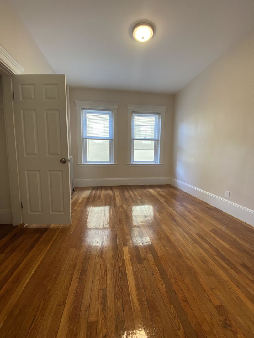 Boston Condo: 58 Brighton Ave