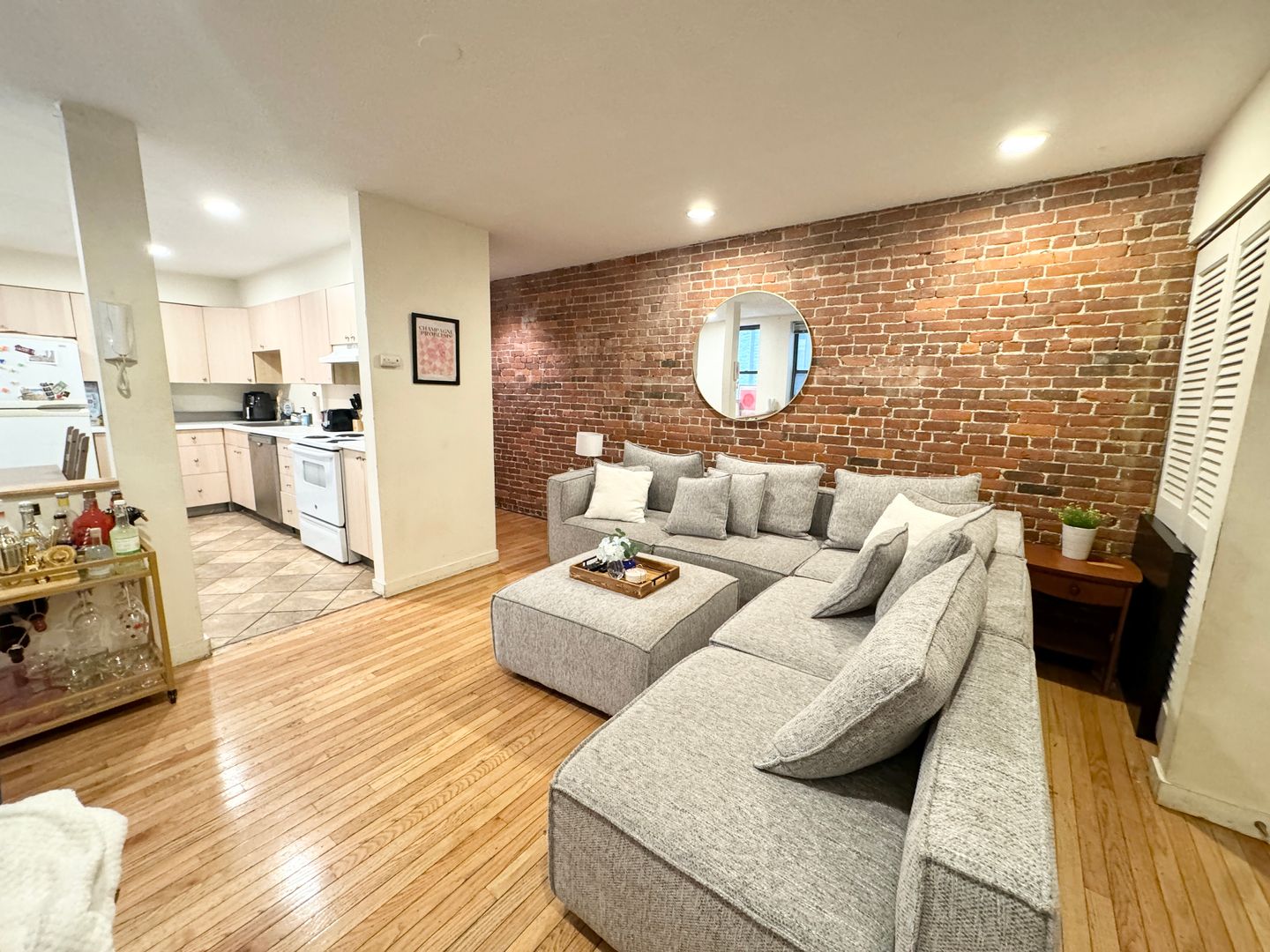 Boston House: 71 Gainsborough St