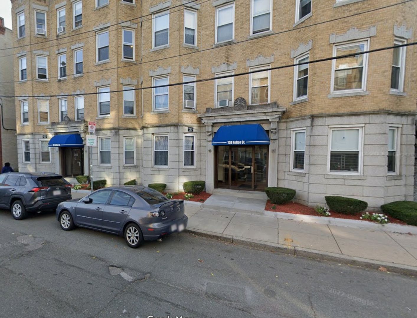 Boston House: 159B Kelton St.