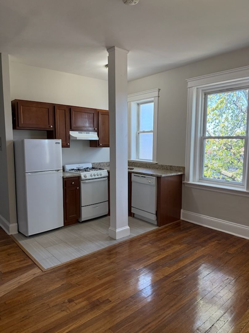 Allston Condo: 1193 Commonwealth Ave
