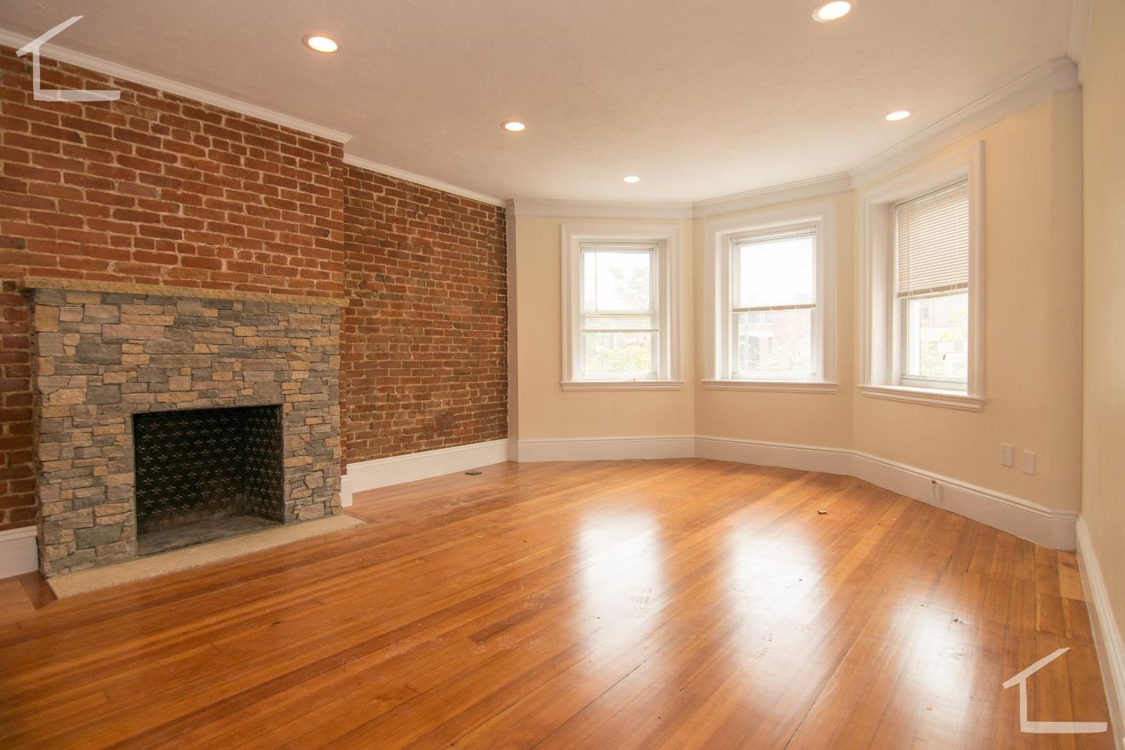 Brookline Condo: 1616 Beacon St