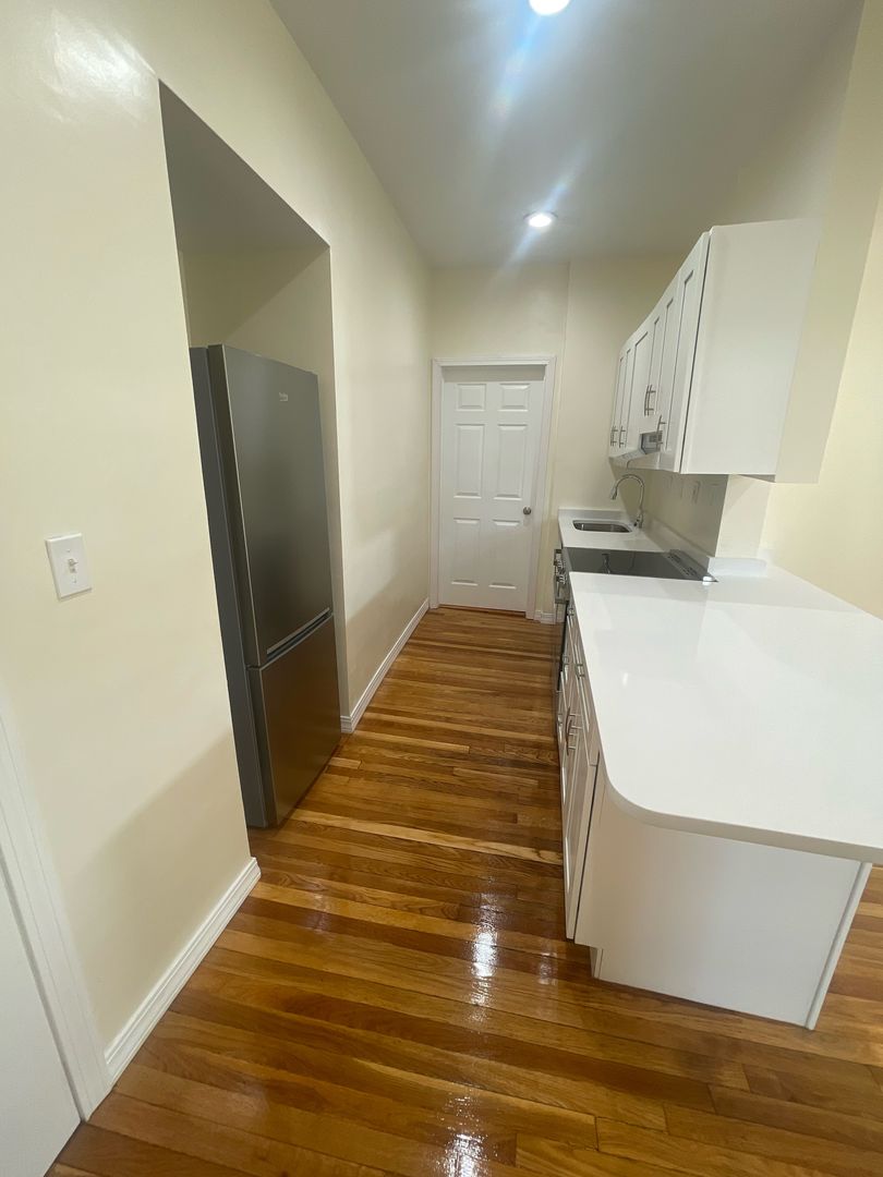 Boston Condo: 881 Beacon St