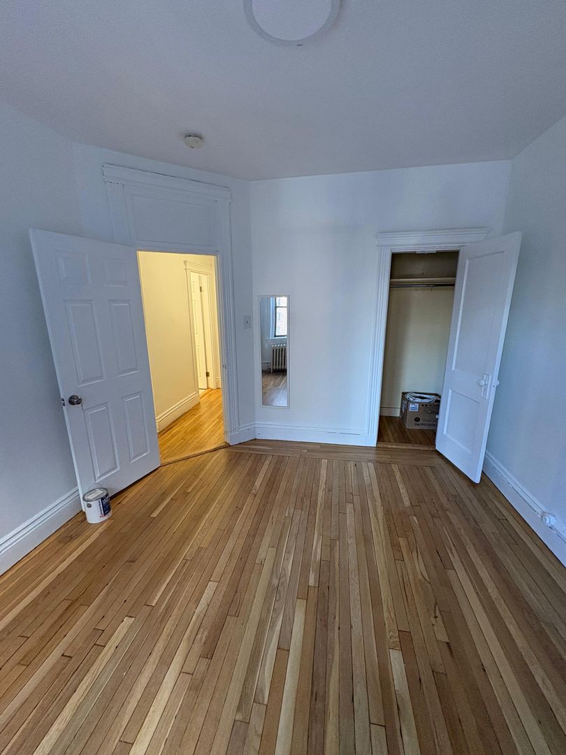 Boston Condo: 60 Charlesgate East