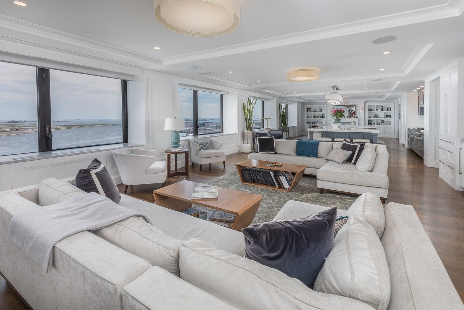 Boston Condo: 85 East India Row