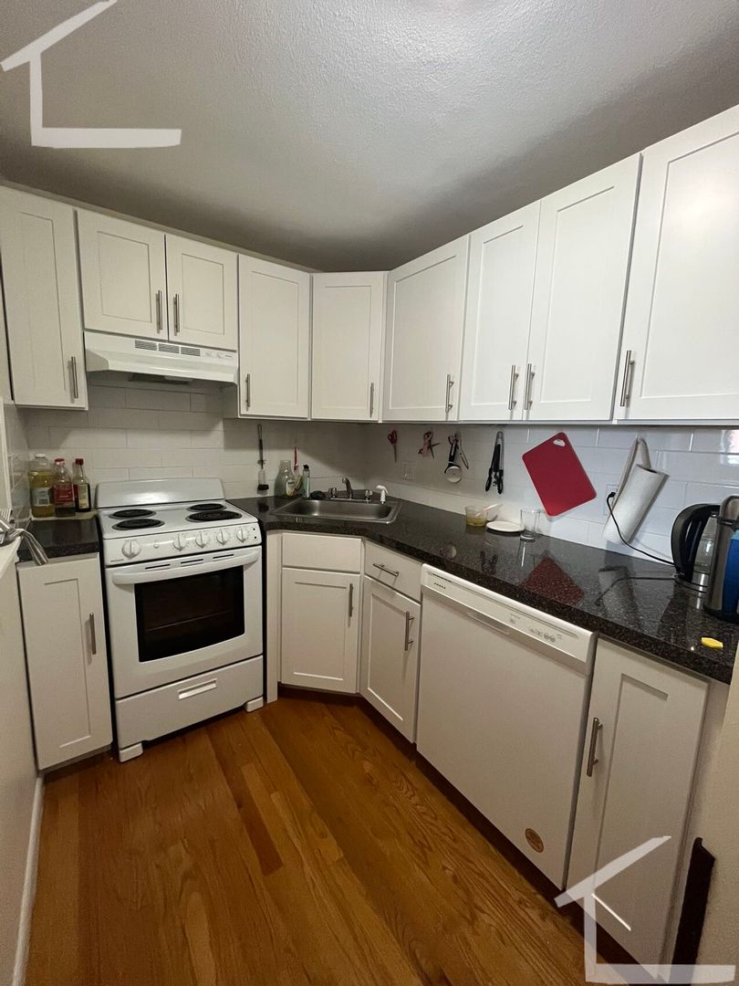 Boston House: 26 Allston St
