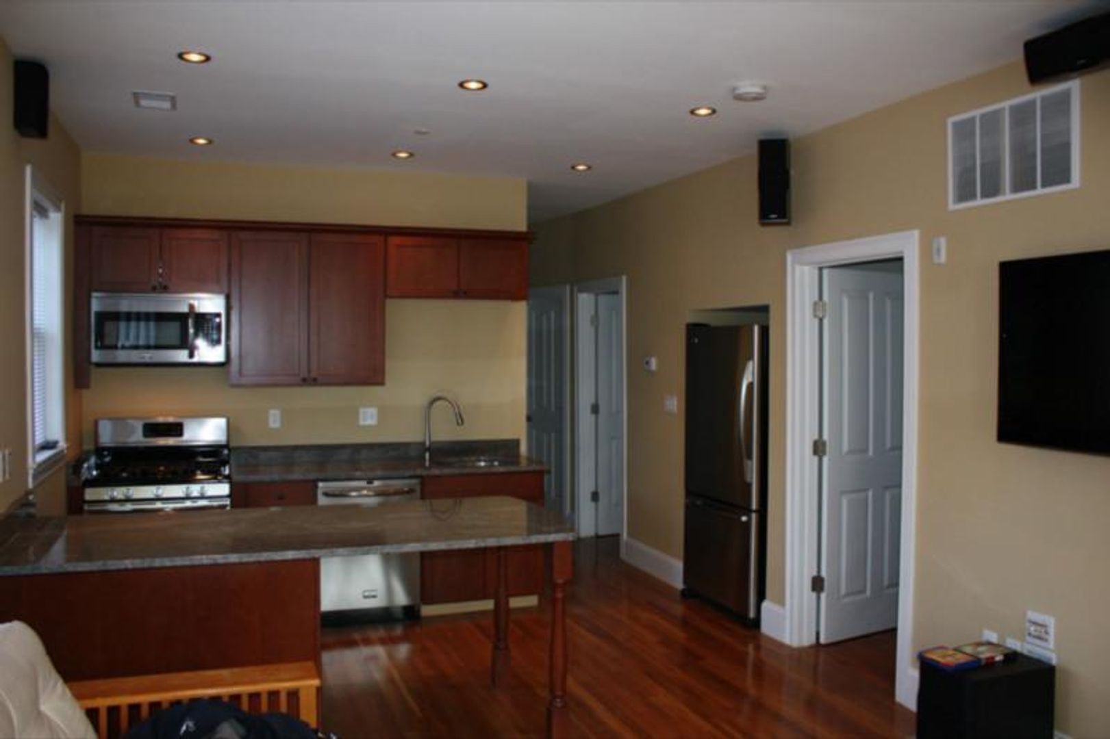 Boston Condo: 146 Hillside St