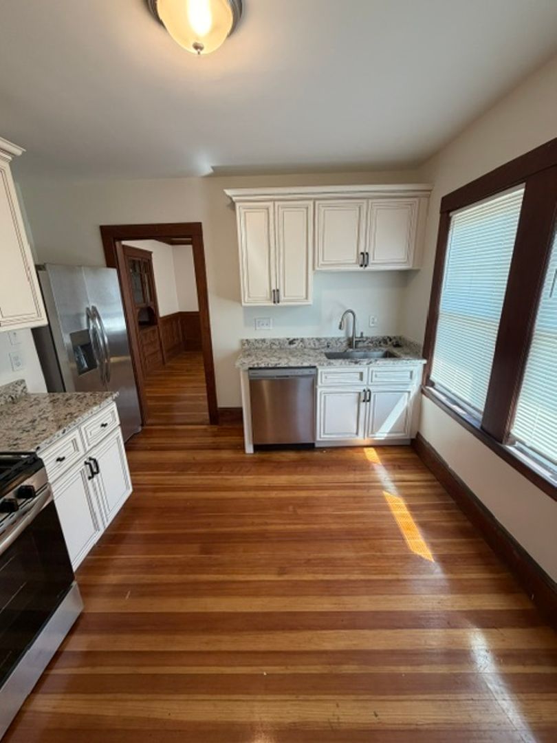 Boston House: 30-32 Boutwell St