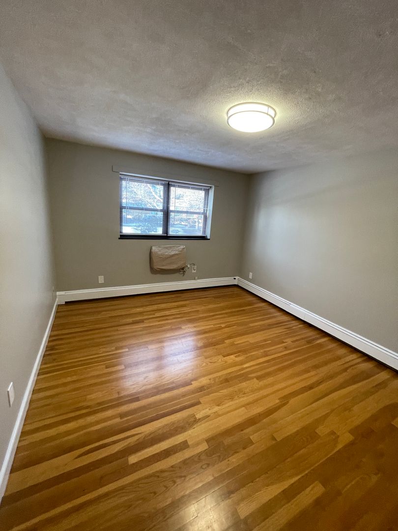 Newton Condo: 276 Grove Street