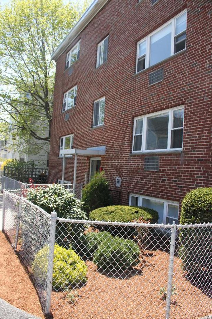 Boston Condo: 14 Westford st,