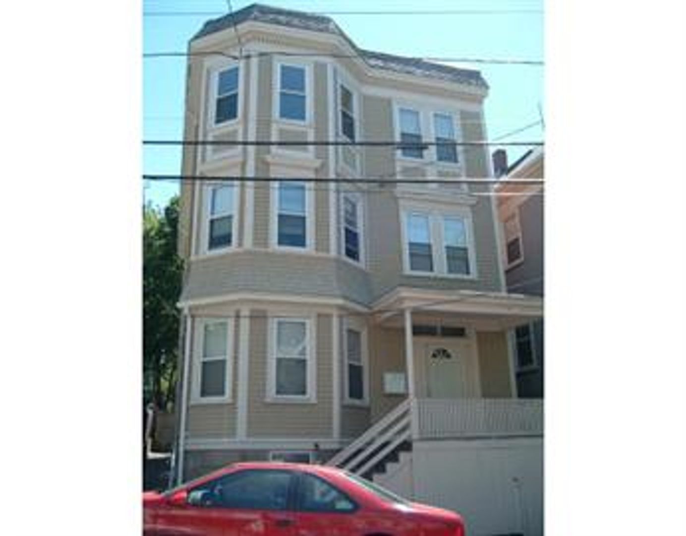 Boston House: 55B Calumet St.