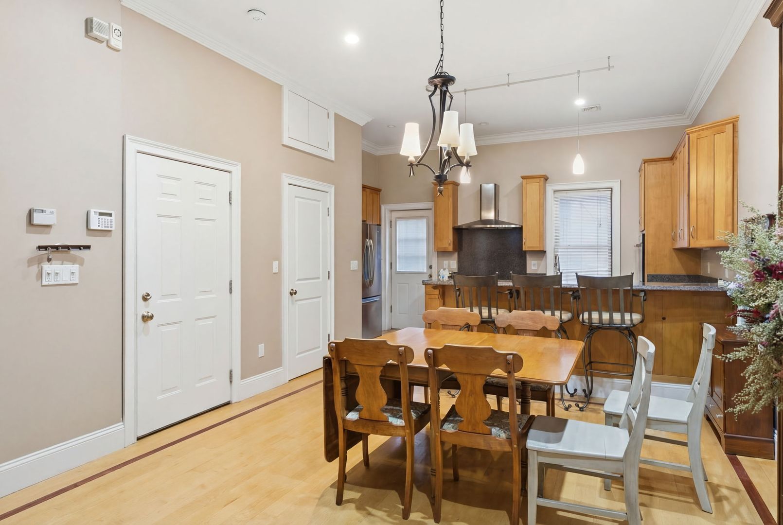 Boston House: 7B Worthington St.