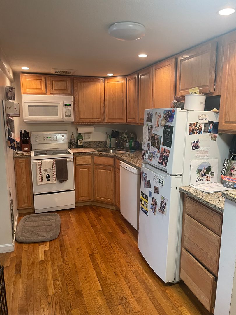 Boston Condo: 15 Euston Rd