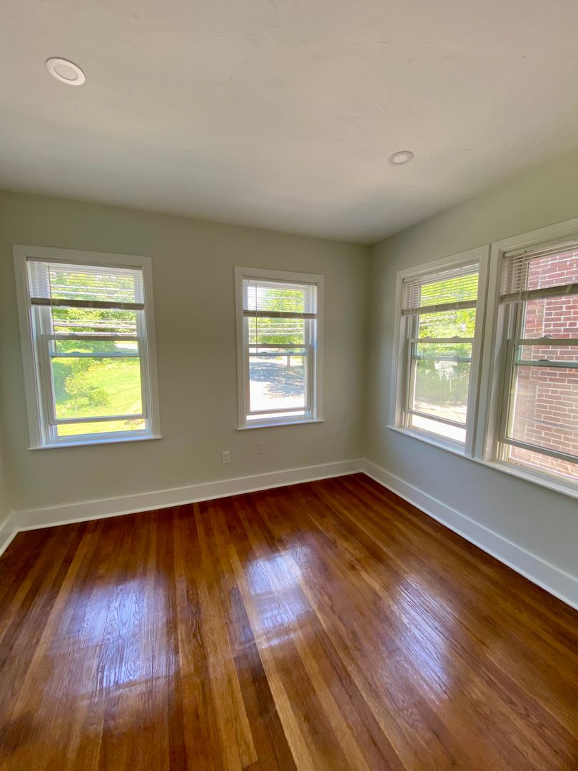 Newton Condo: 975 CHestnut Street