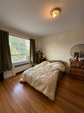 No Brokers Fee. Heat, Hot Water Included, Laundry on a Site, Steps from the T Stop – photo 1