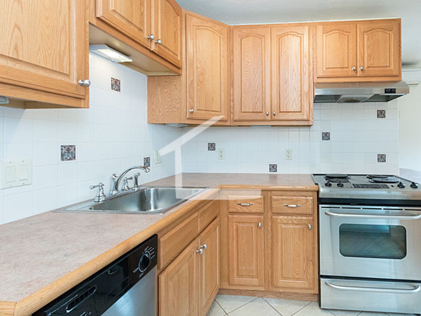 Boston House: 61 Anderson St