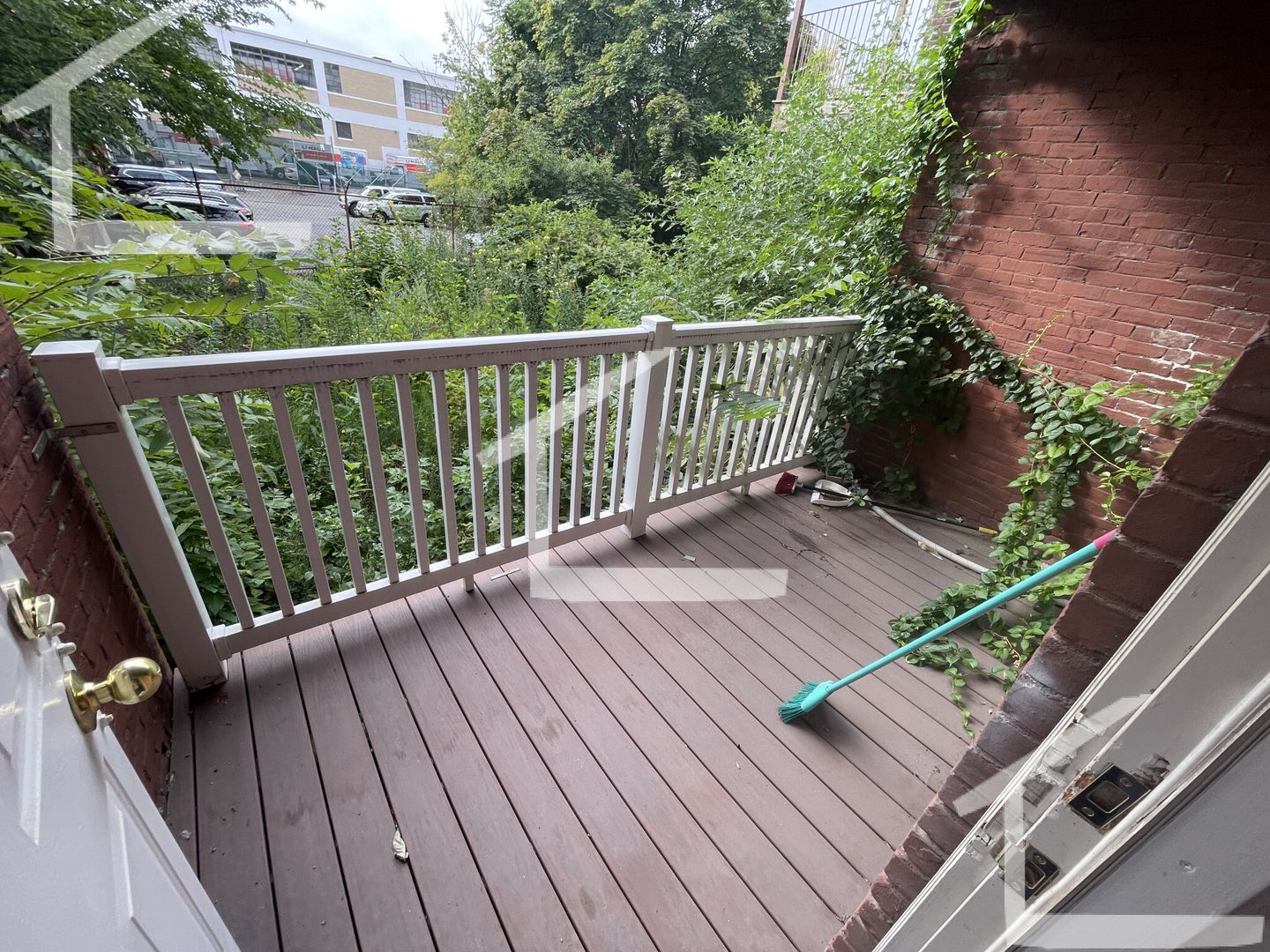 Roxbory Condo: 16 Pompeii