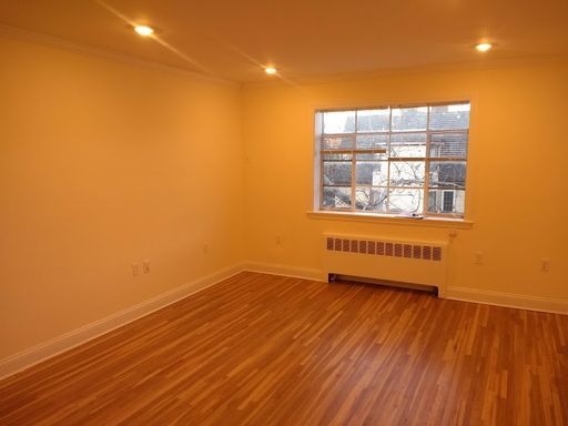 Brookline 2 Bedroom – Heat & Hot Water Included – 755 Sq Ft – photo 1