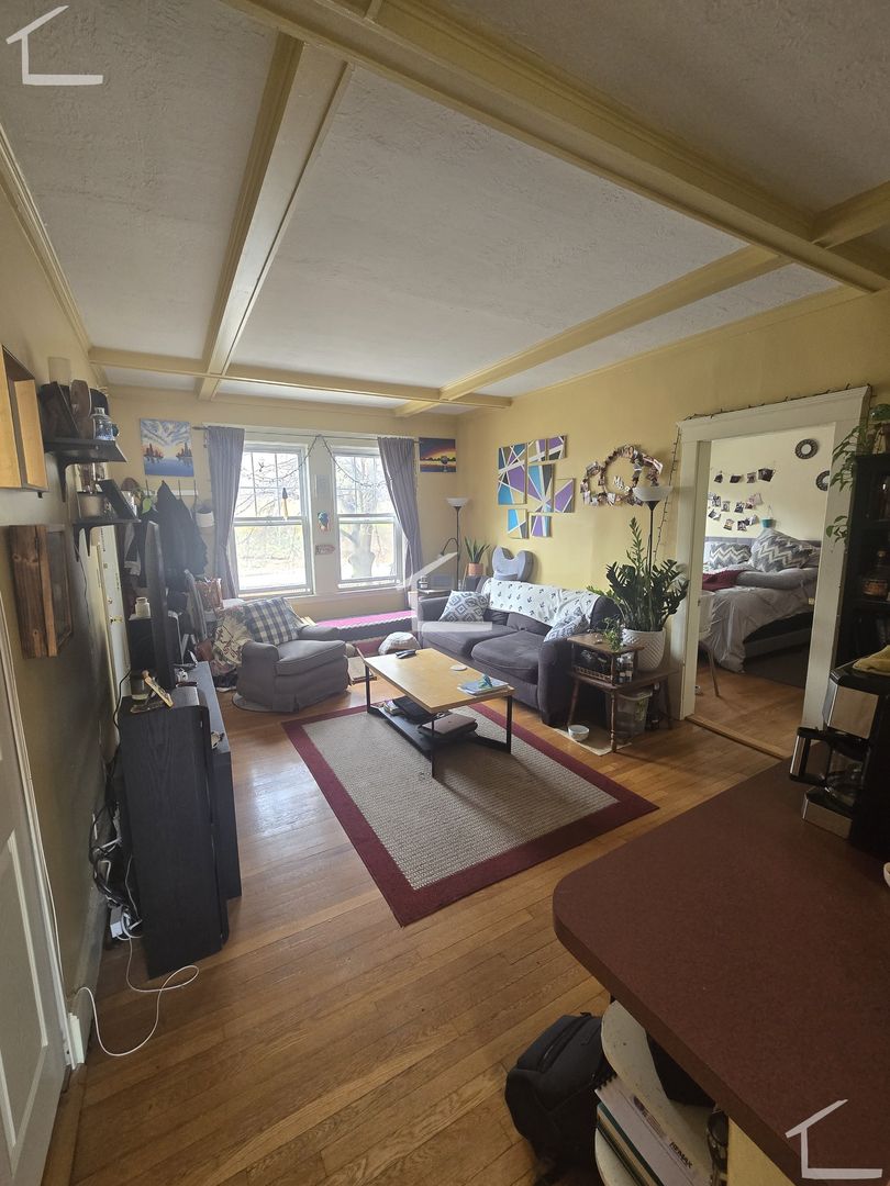 Boston Condo: 1714 Commonwealth Ave