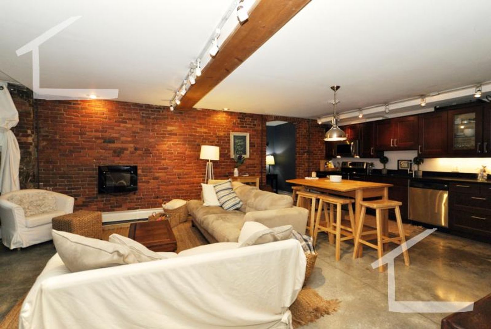 Brighton Condo: 20 Dighton St