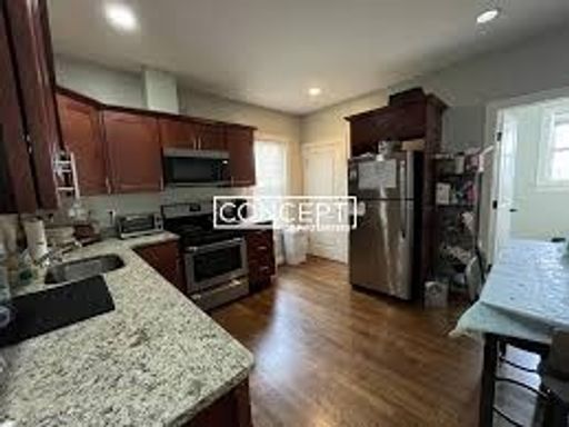 No Brokers Fes, Steps from Orange Line Stop, Eat-in Kitchen, Central Heat/AC, Laundry on a Site – photo 1