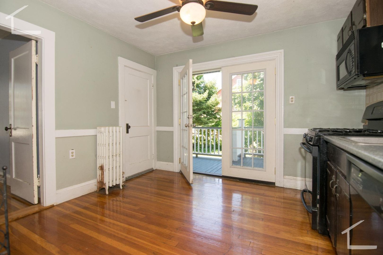 Boston Condo: 98 Beechcroft St