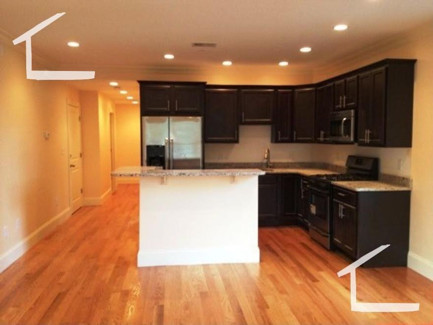 Boston House: 21 Sparhawk St