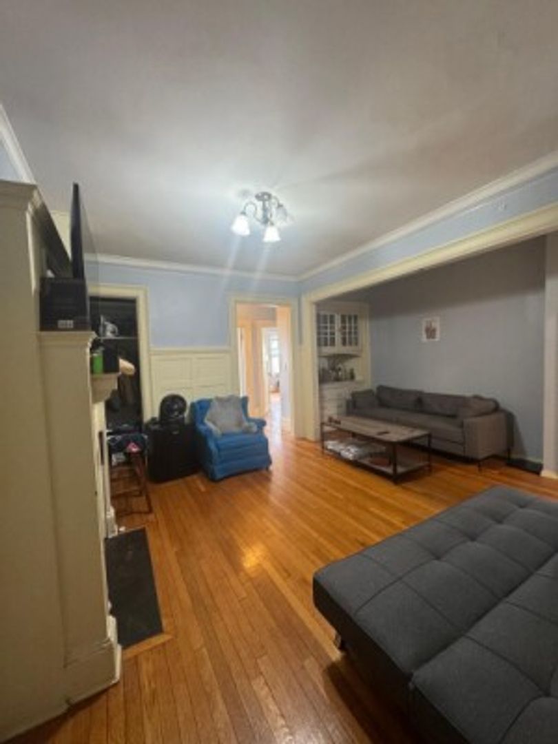 Boston House: 448 Park Drive