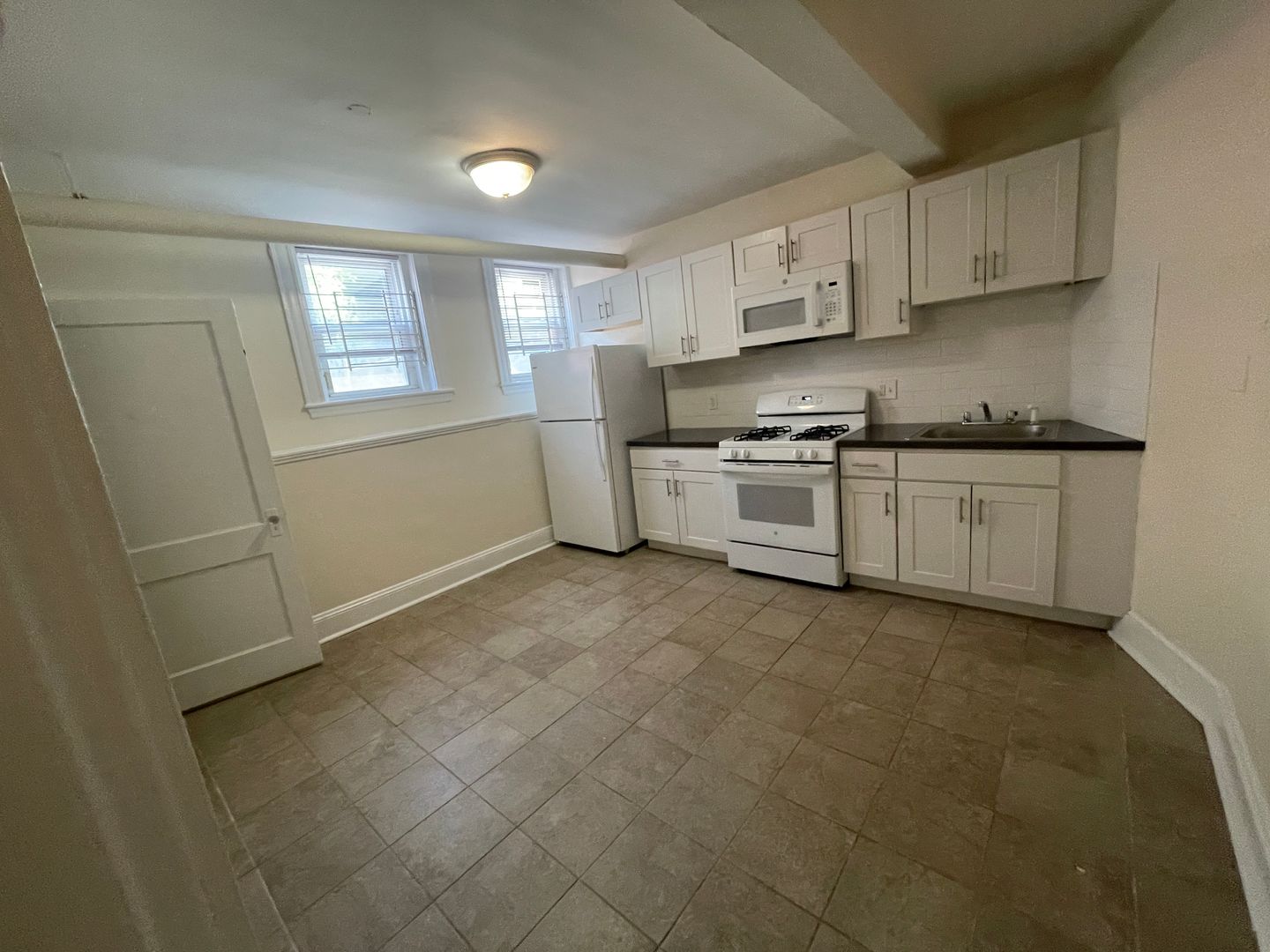 Boston House: 17 barrows st