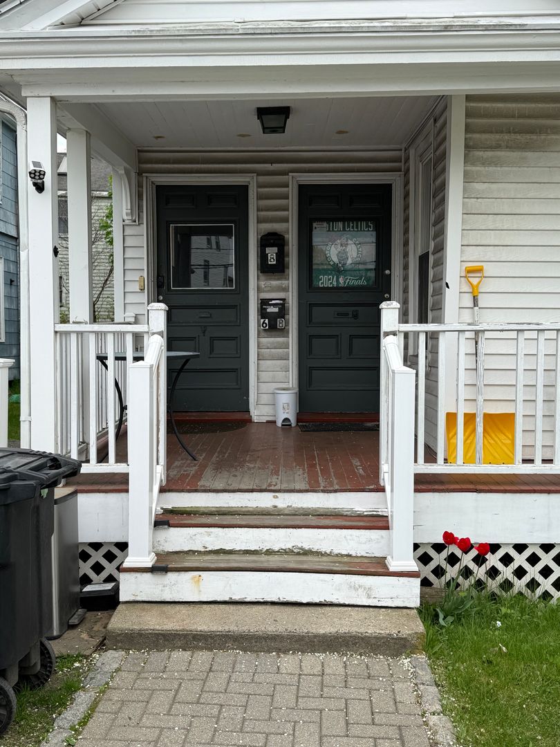Allston Townhome: 6 Bayard St