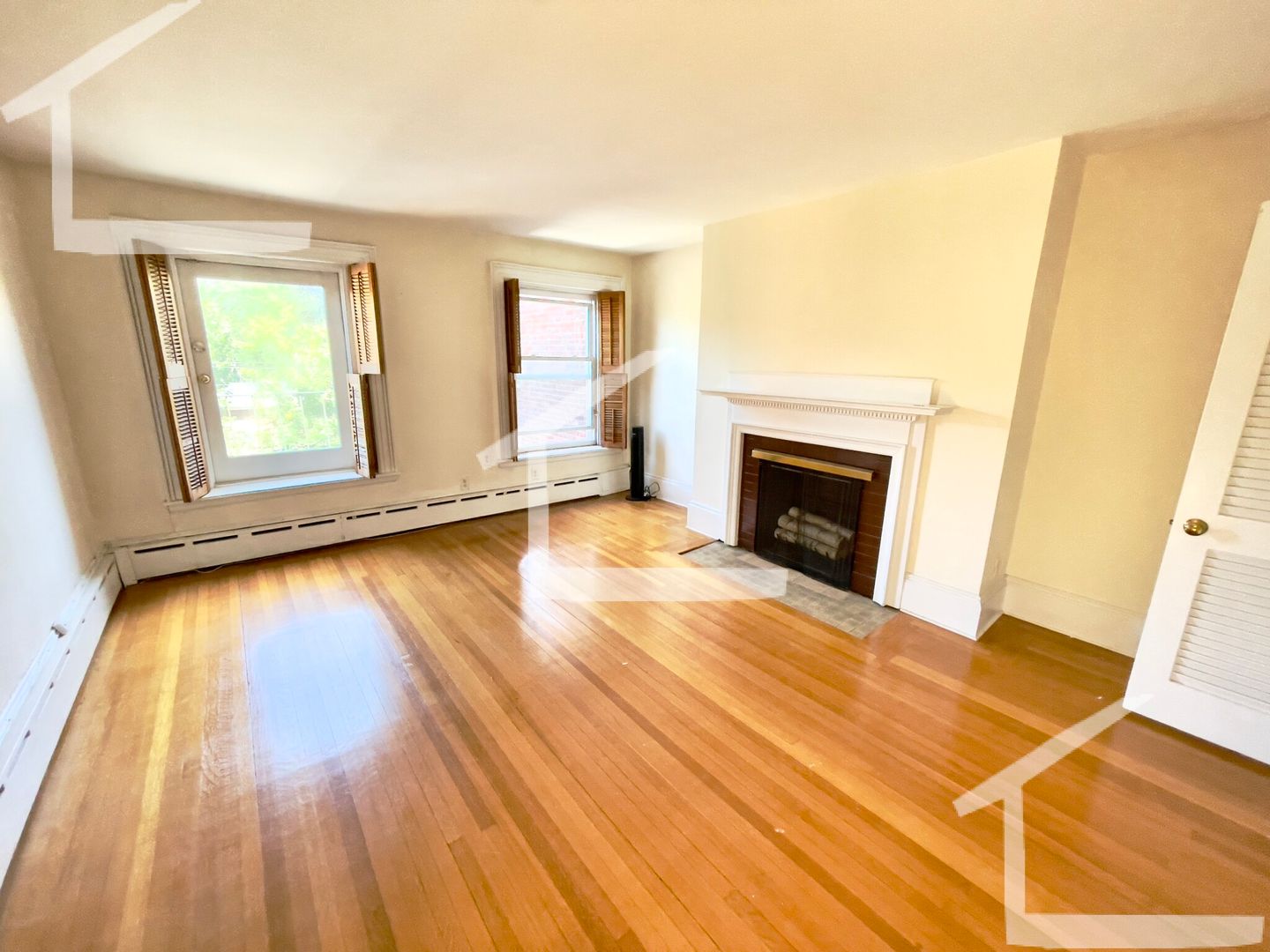 Brookline Condo: 1712 Beacon Street