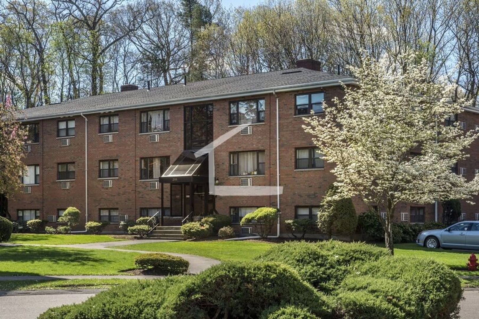 Newton House: 268B Grove St.