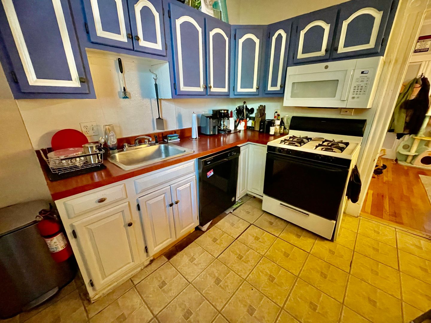 Boston Condo: 14 Radcliffe Rd