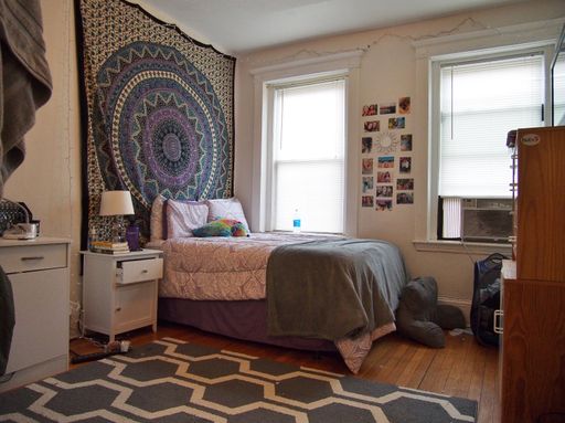 No Brokers Fee, Heat, Hot Water Included, Steps from the T stop, Laundry, Eat-in Kitchen – photo 1