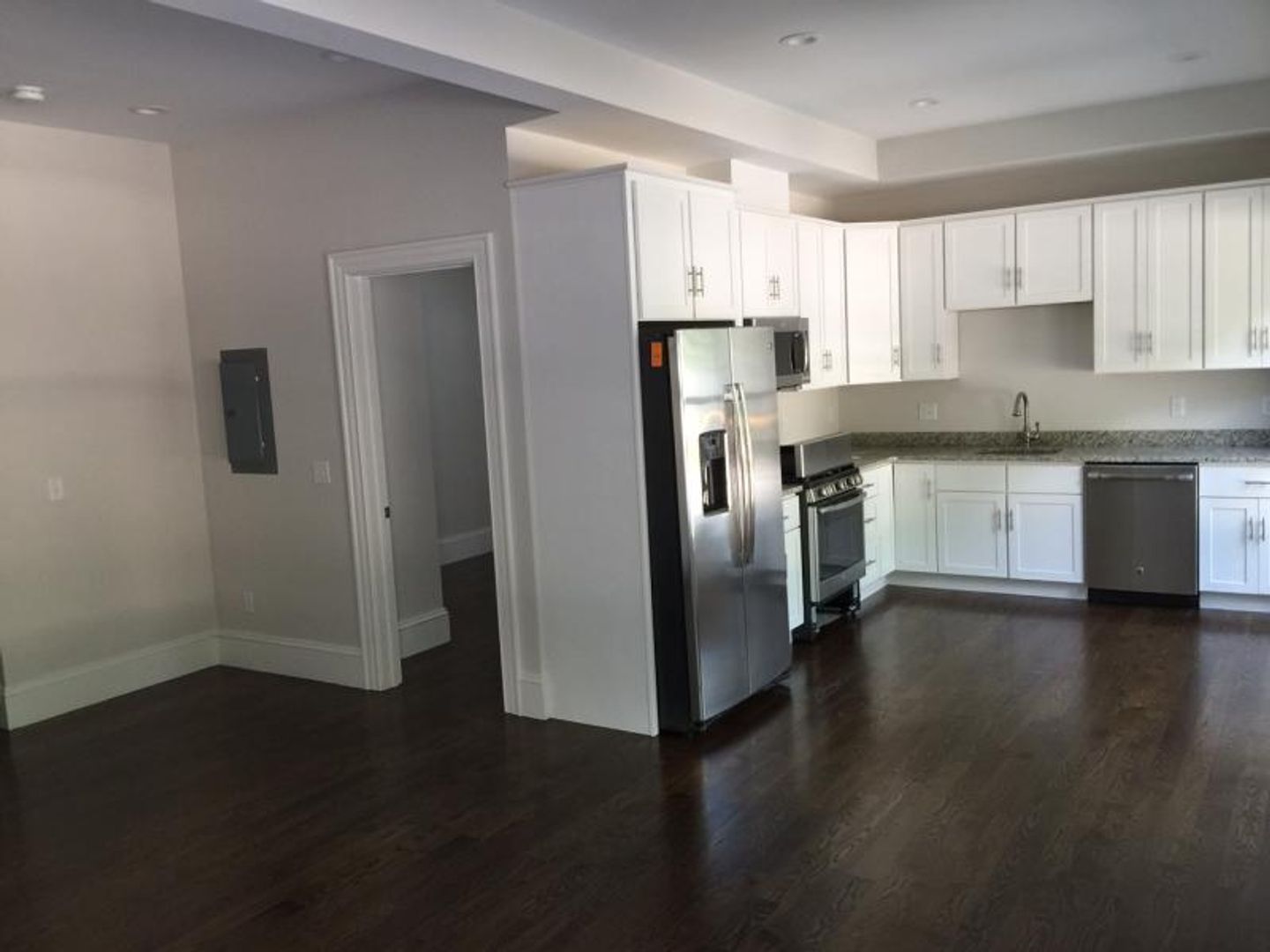 Newton House: 2044 Beacon St