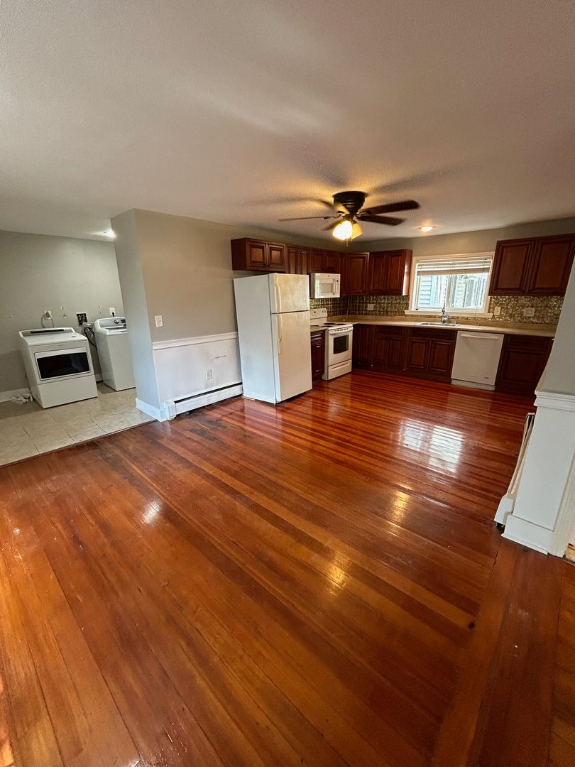 Boston House: 48 Port Norfolk St