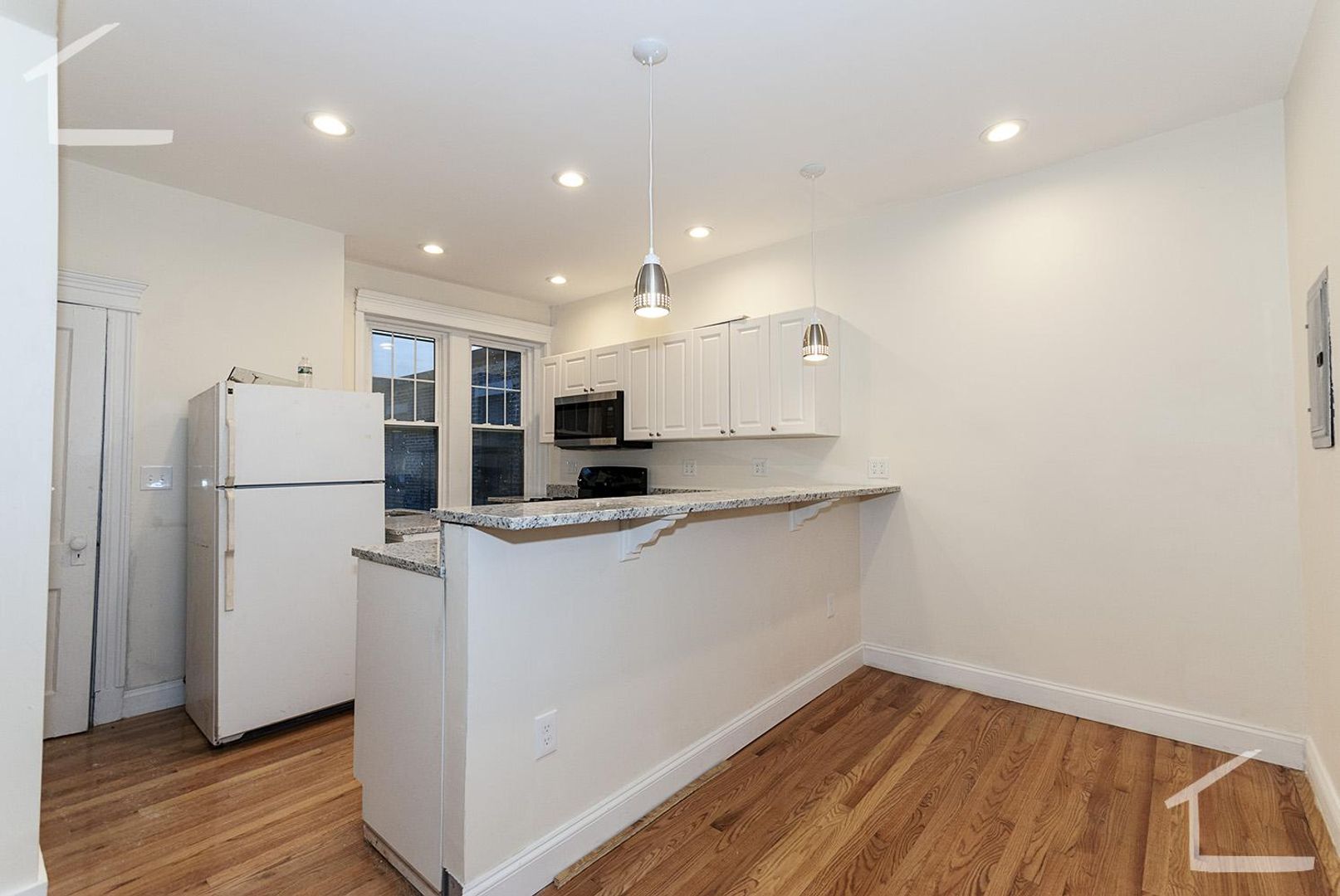 Boston Condo: 1884 Commonwealth Ave