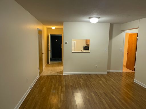 No Fee Spaciuos top Floor Studio Lead free Laundry, Parking Available or street FREE MONTH
