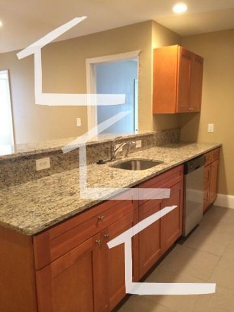 Brookline Condo: 76 Egmont St