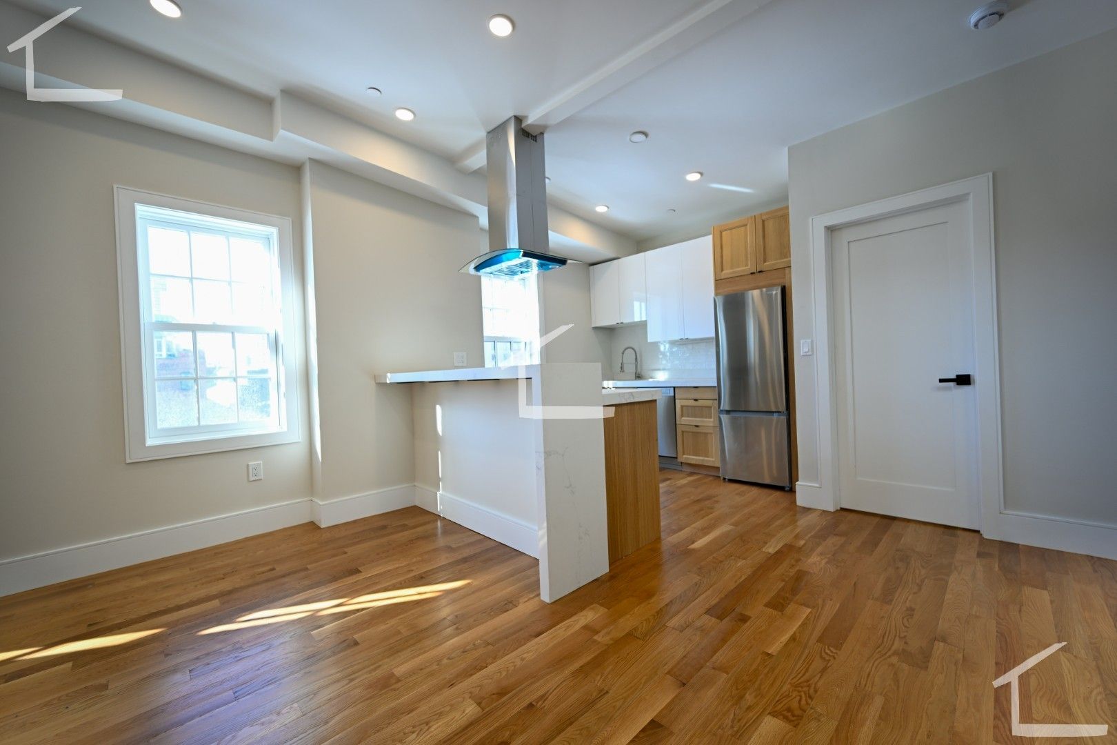 Boston Condo: 20 Winchester St