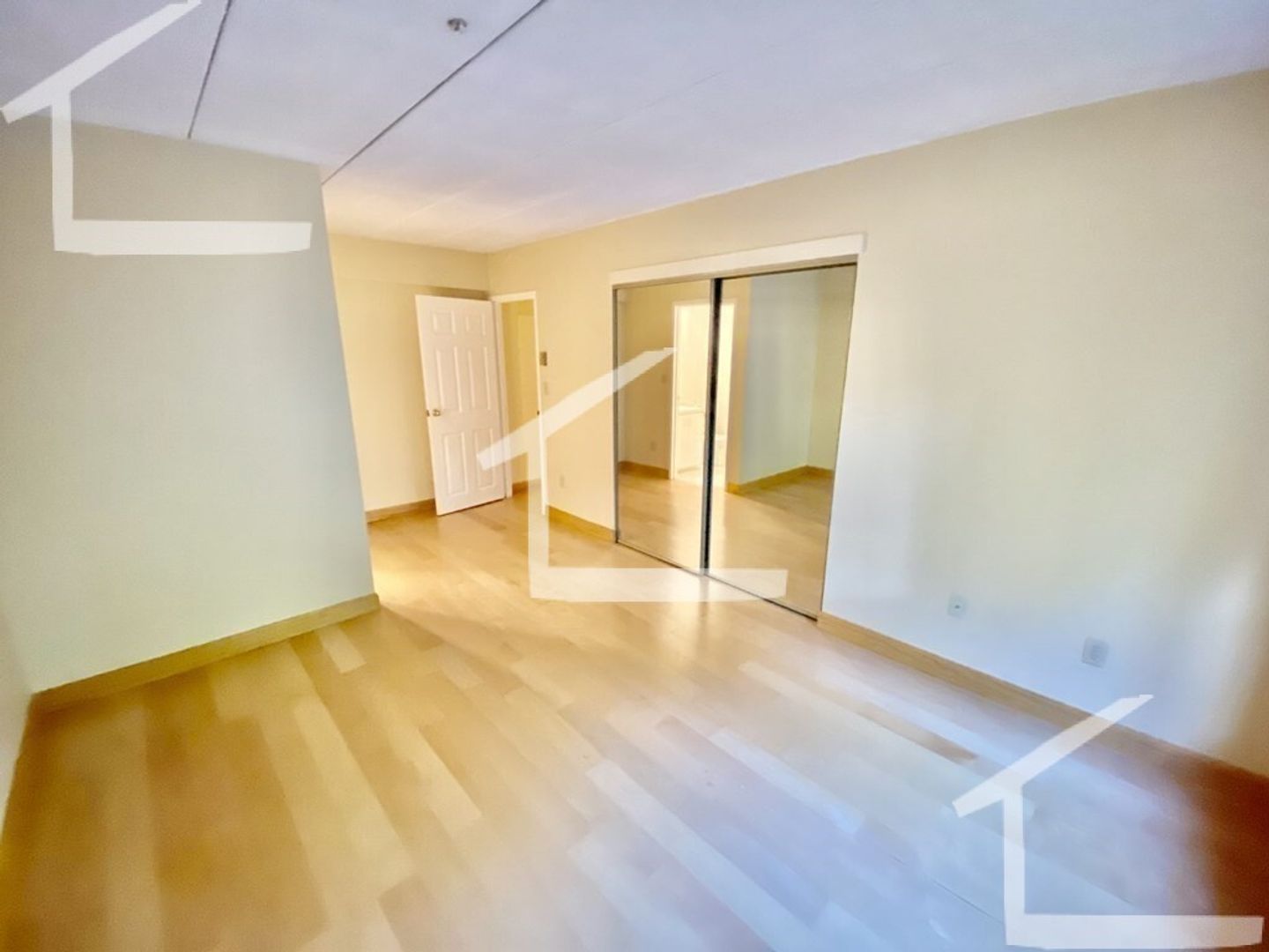 Brookline Condo: 135 Pleasant St.