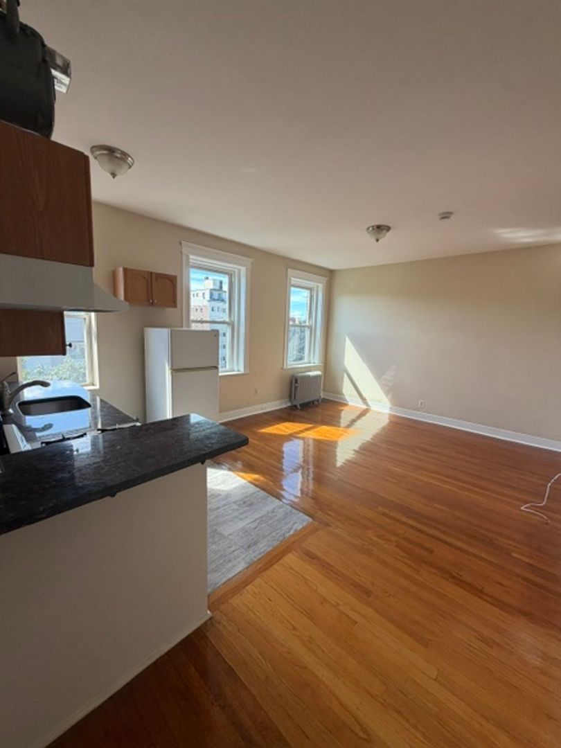 Boston Condo: 1185 Commonwealth Ave.