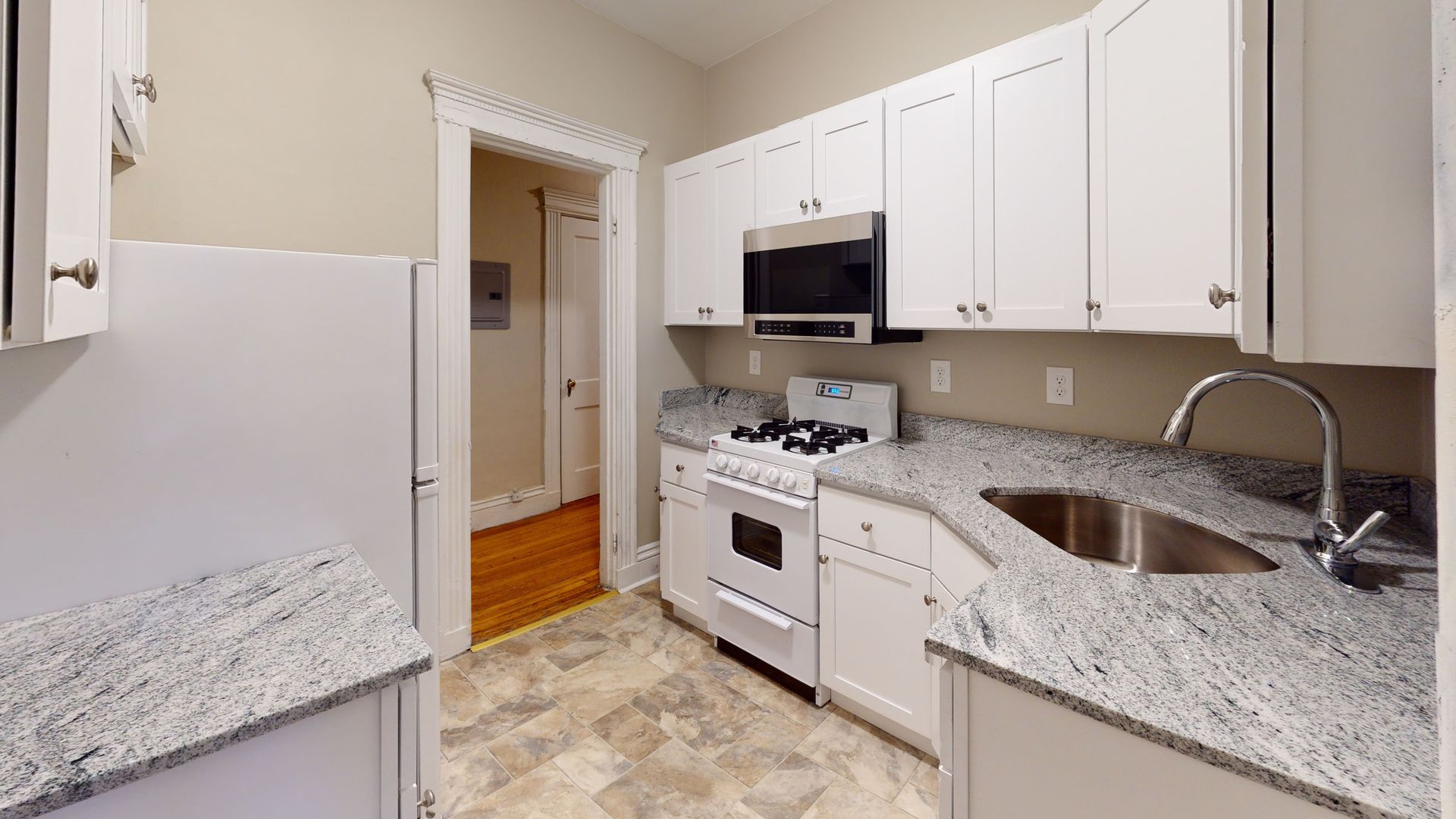 Boston House: 62 Charlesgate E