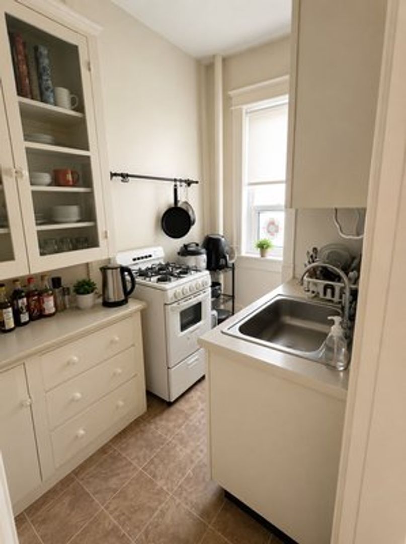 Allston Condo: 221 Kelton St.