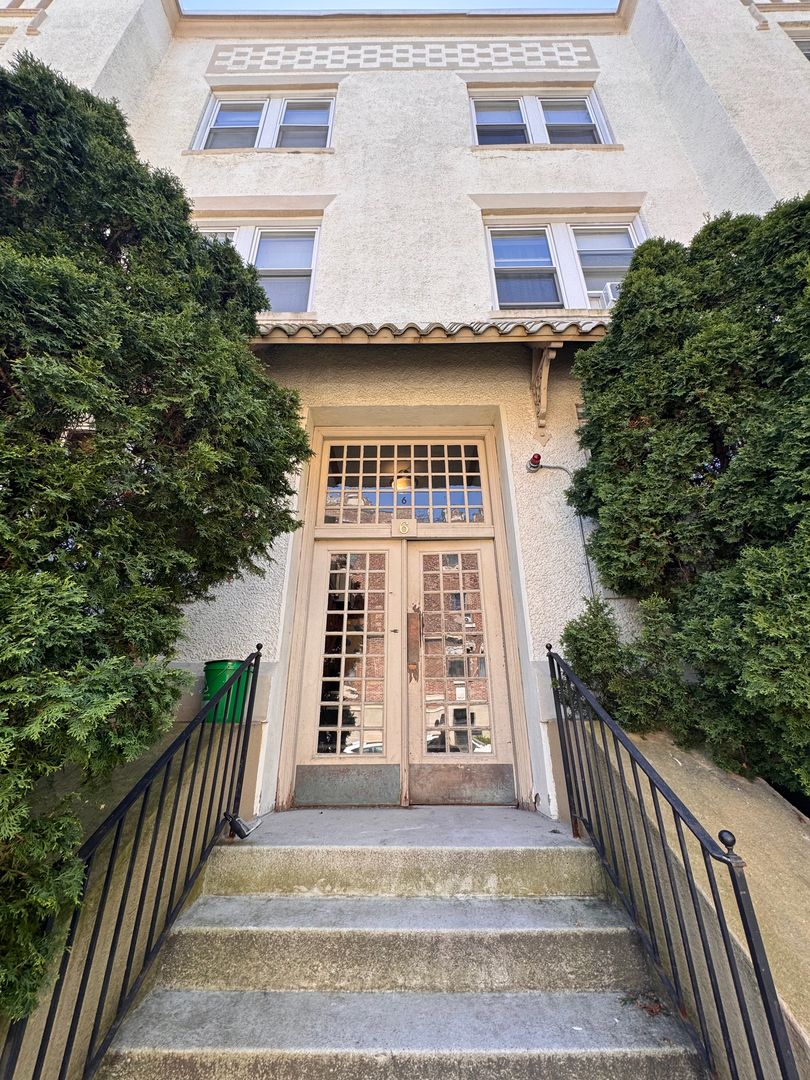 Allston Condo: 6 Radcliffe Road