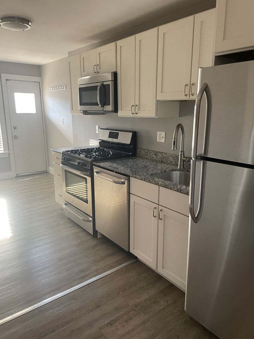 Boston Apartment: 837-875 East Second Street