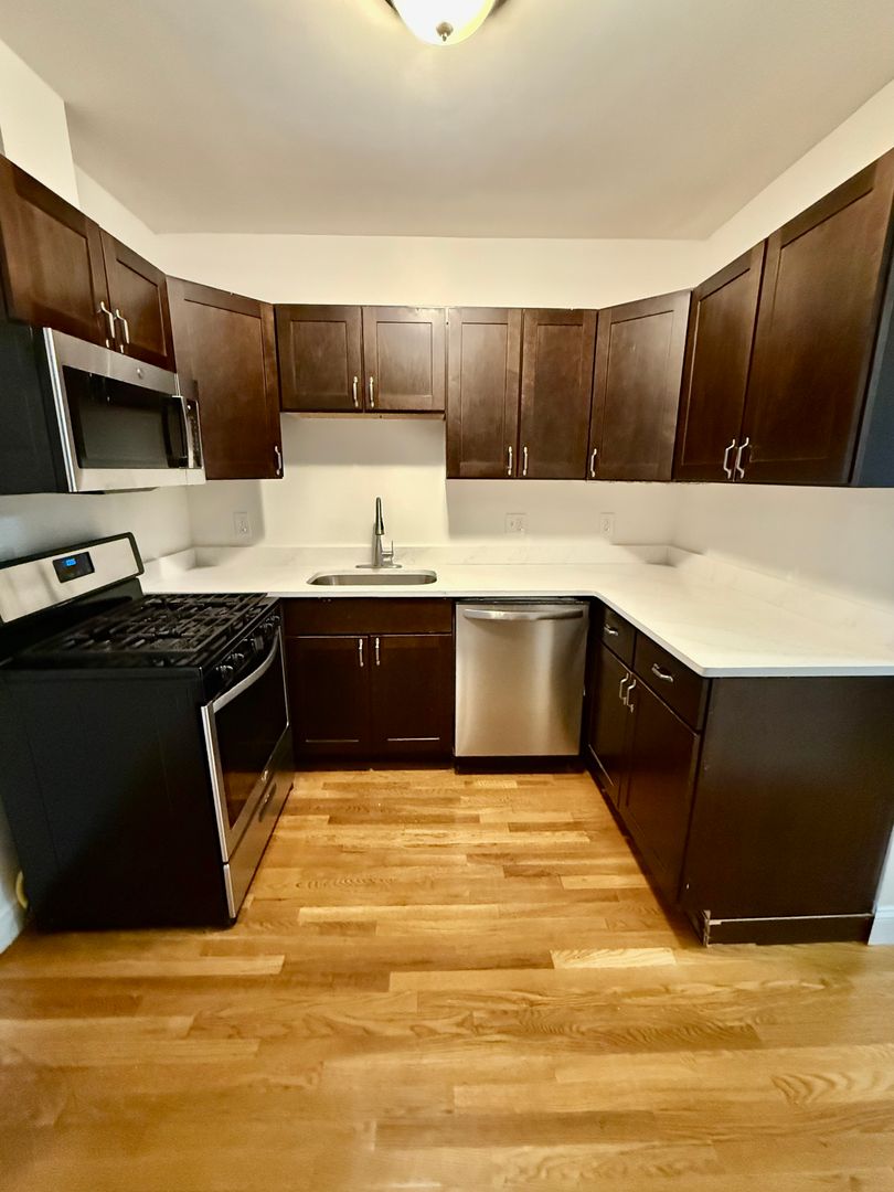 Boston Condo: 335 Meridian St