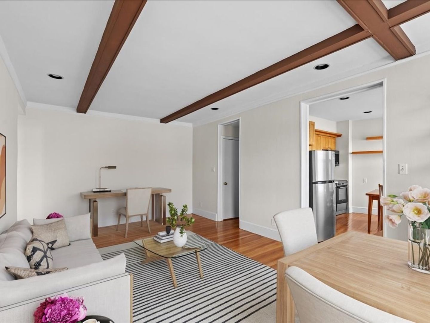 Boston Condo: 117 Lanark Rd